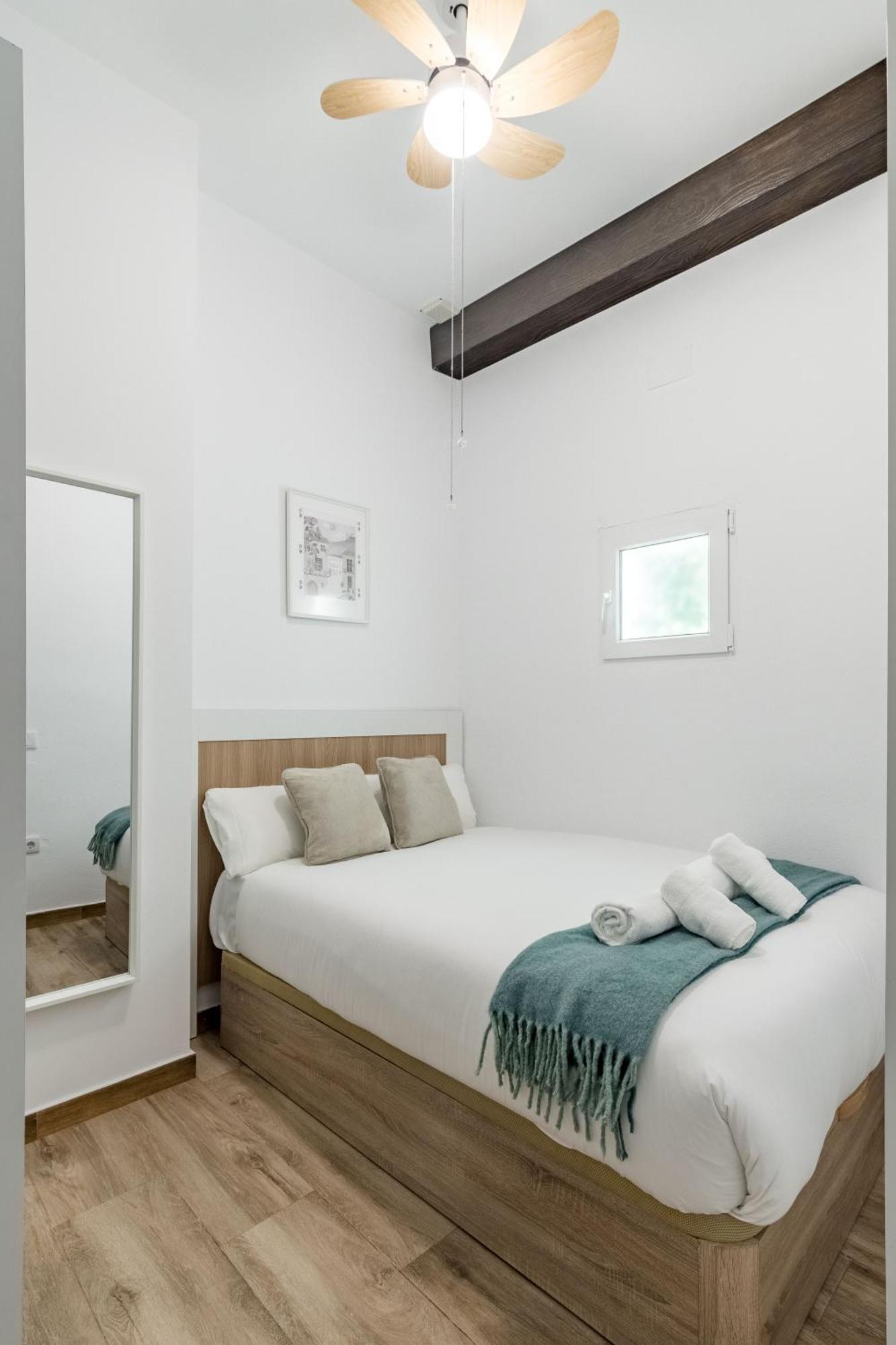 Charming San Isidro Appartement Madrid Buitenkant foto